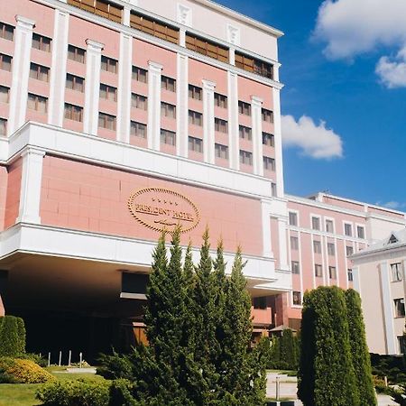 President Hotel Minsk Exterior foto